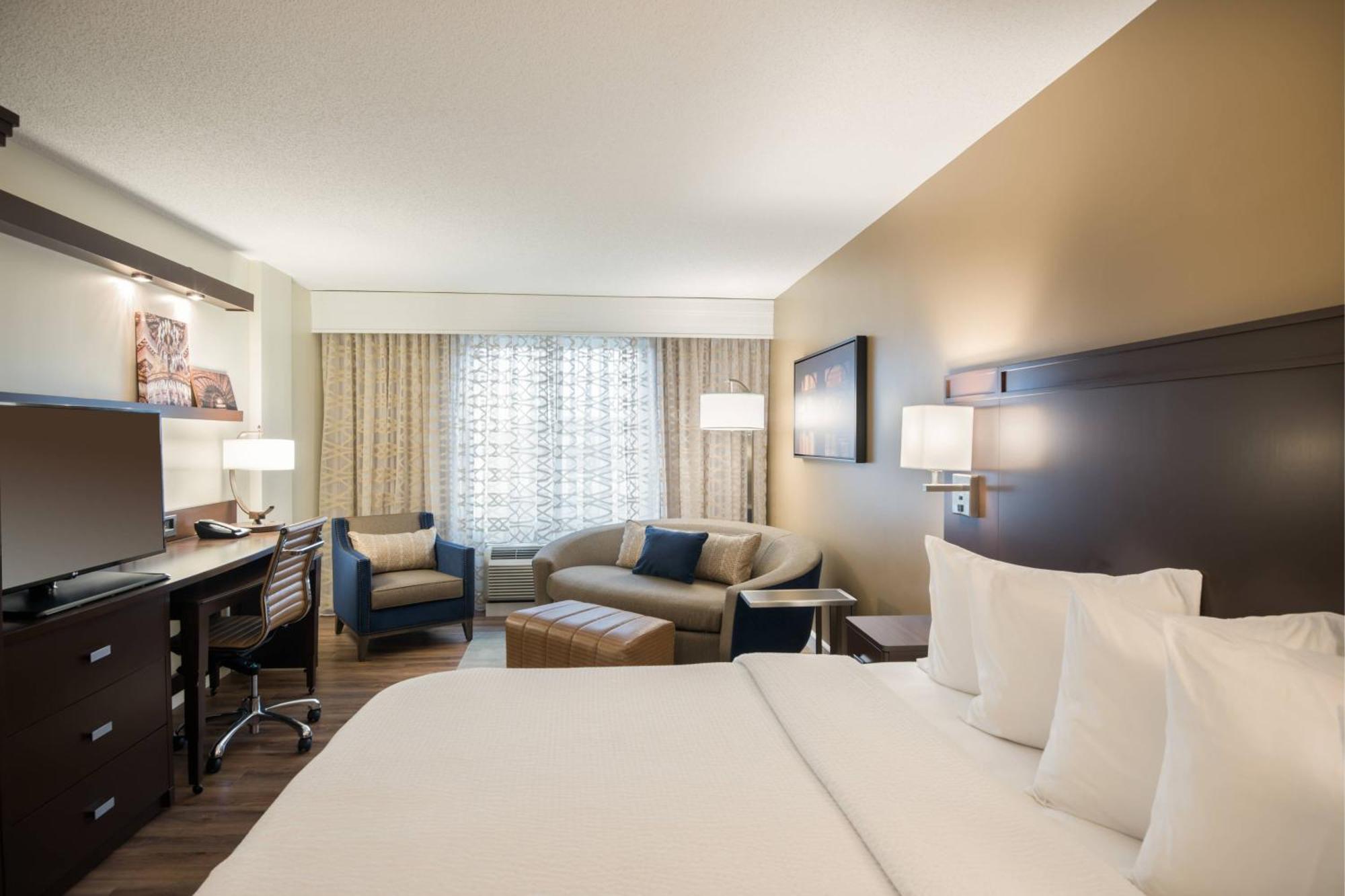 Отель Courtyard By Marriott Charleston Historic District Экстерьер фото