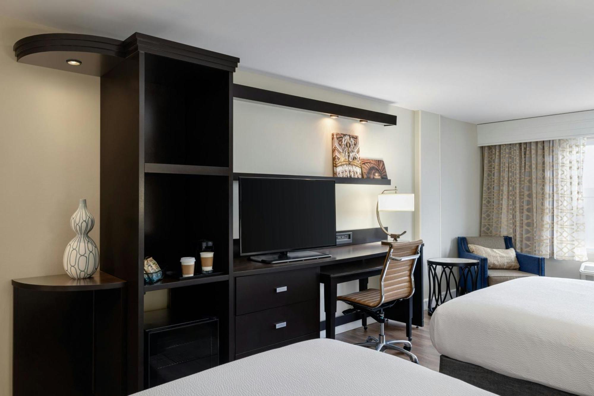 Отель Courtyard By Marriott Charleston Historic District Экстерьер фото