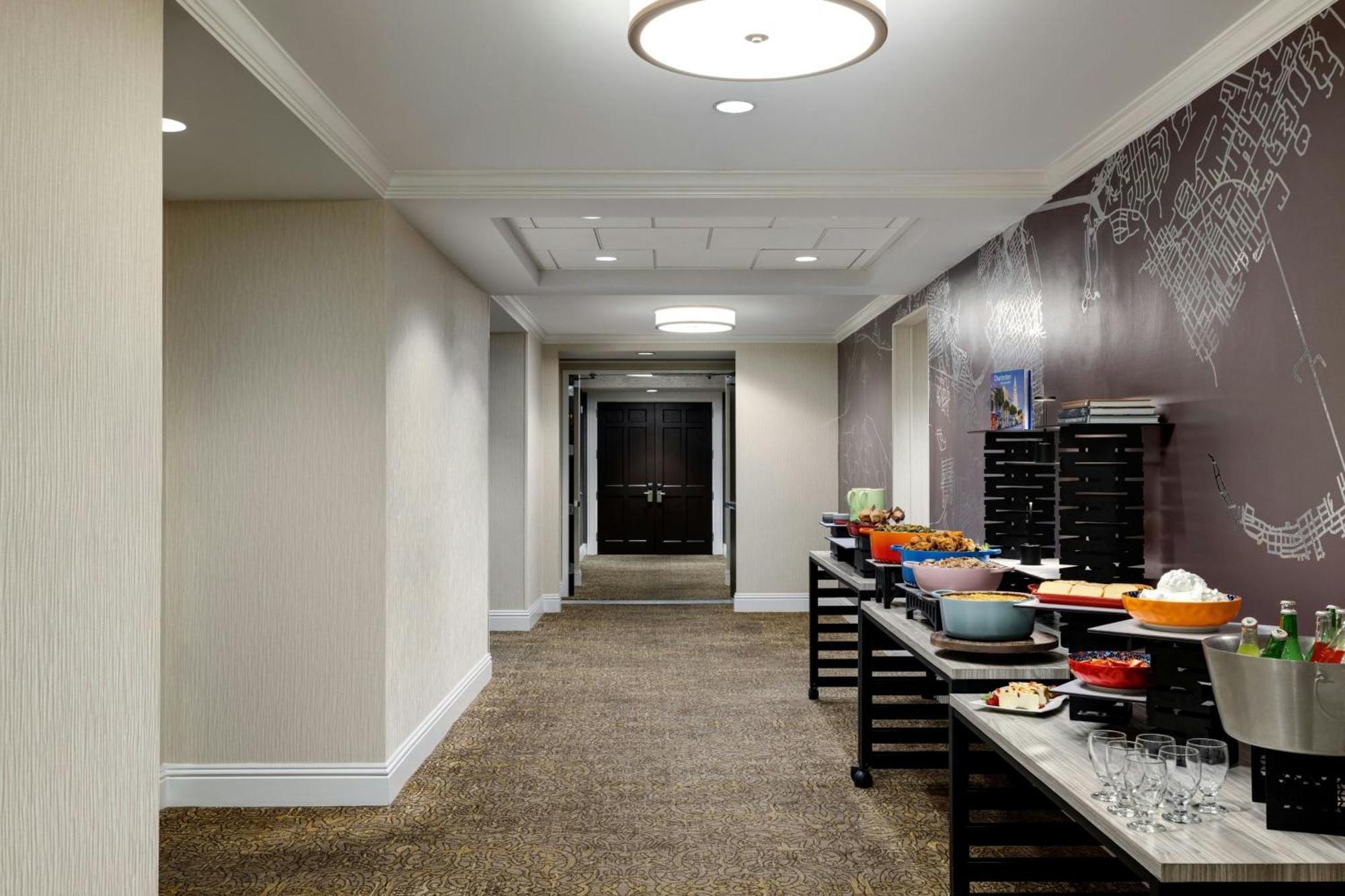 Отель Courtyard By Marriott Charleston Historic District Экстерьер фото