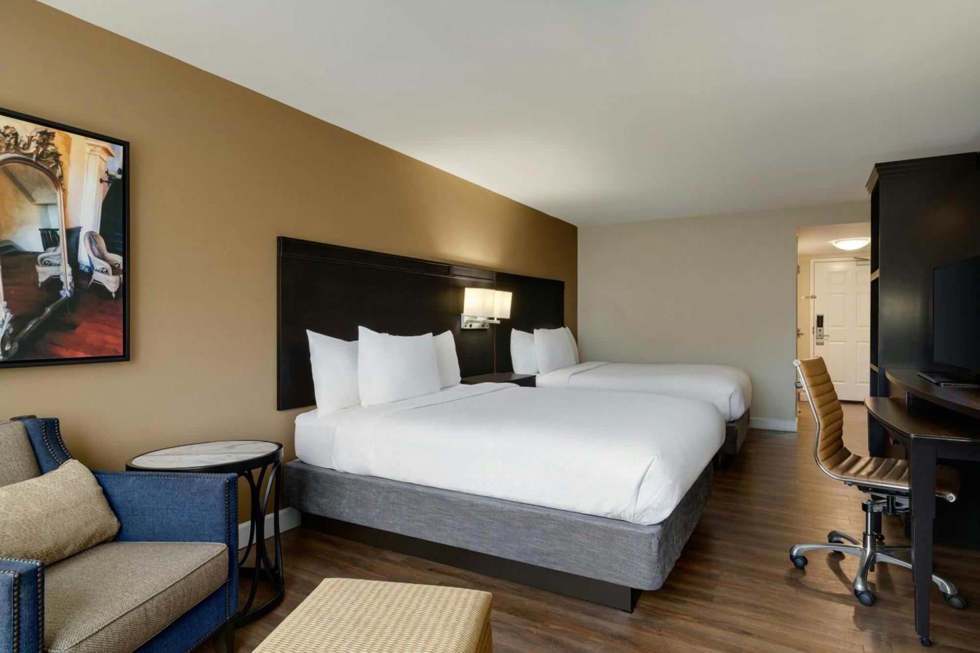 Отель Courtyard By Marriott Charleston Historic District Экстерьер фото