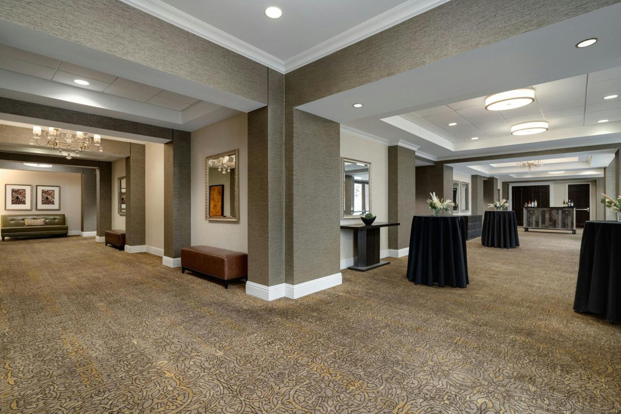Отель Courtyard By Marriott Charleston Historic District Экстерьер фото