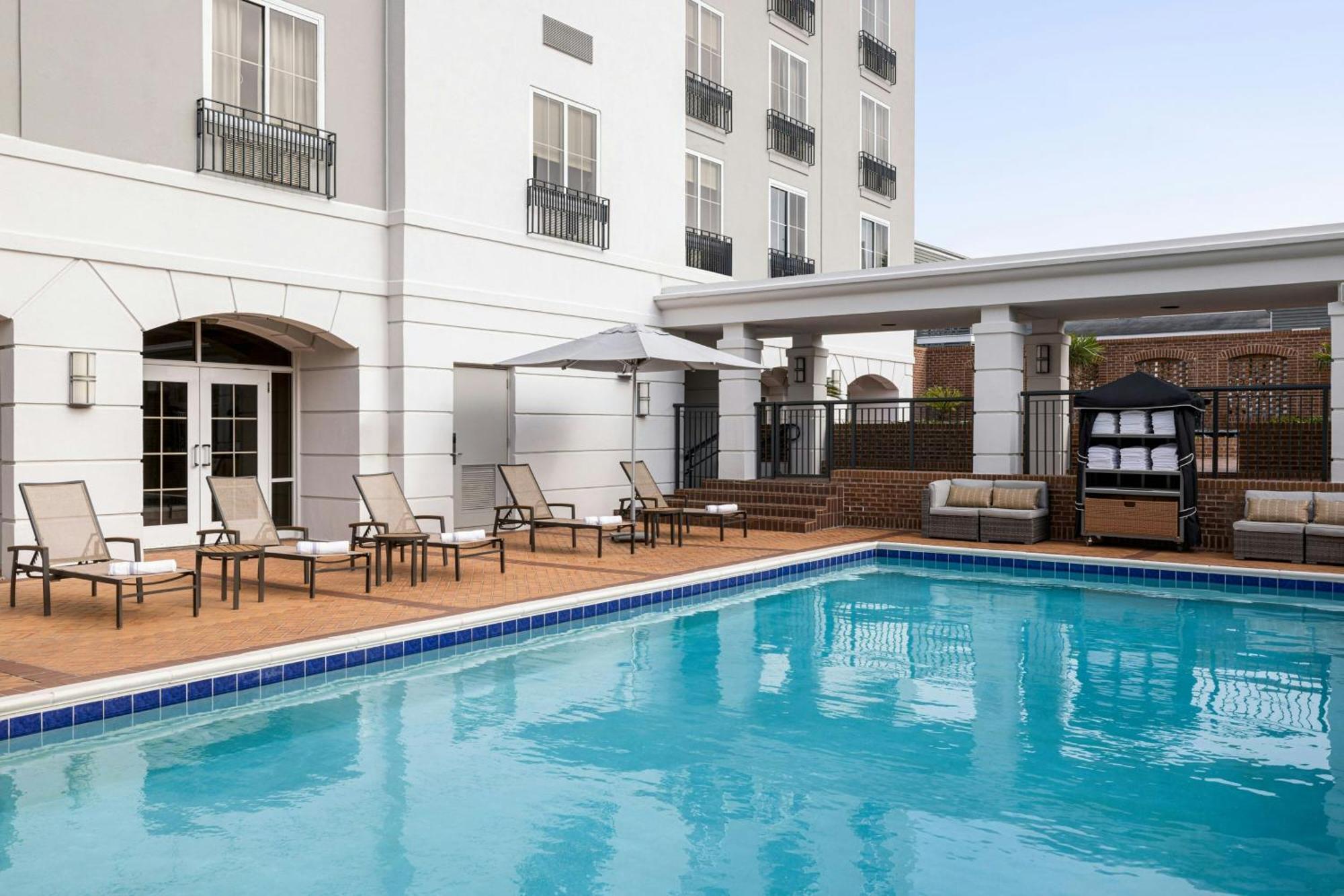 Отель Courtyard By Marriott Charleston Historic District Экстерьер фото