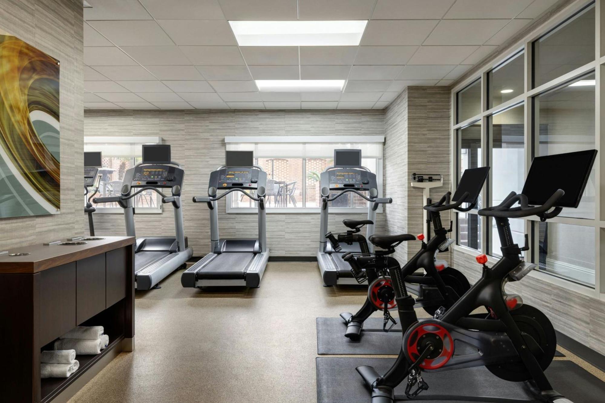 Отель Courtyard By Marriott Charleston Historic District Экстерьер фото