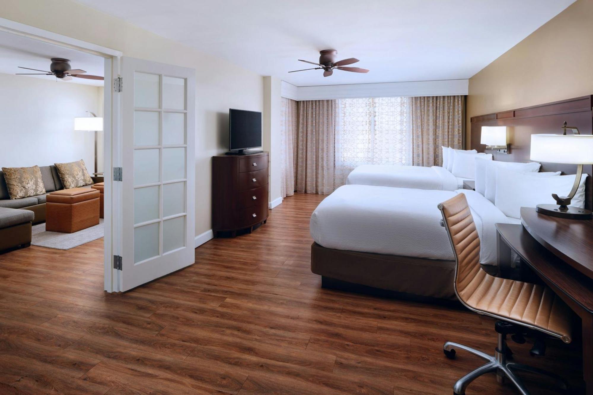 Отель Courtyard By Marriott Charleston Historic District Экстерьер фото